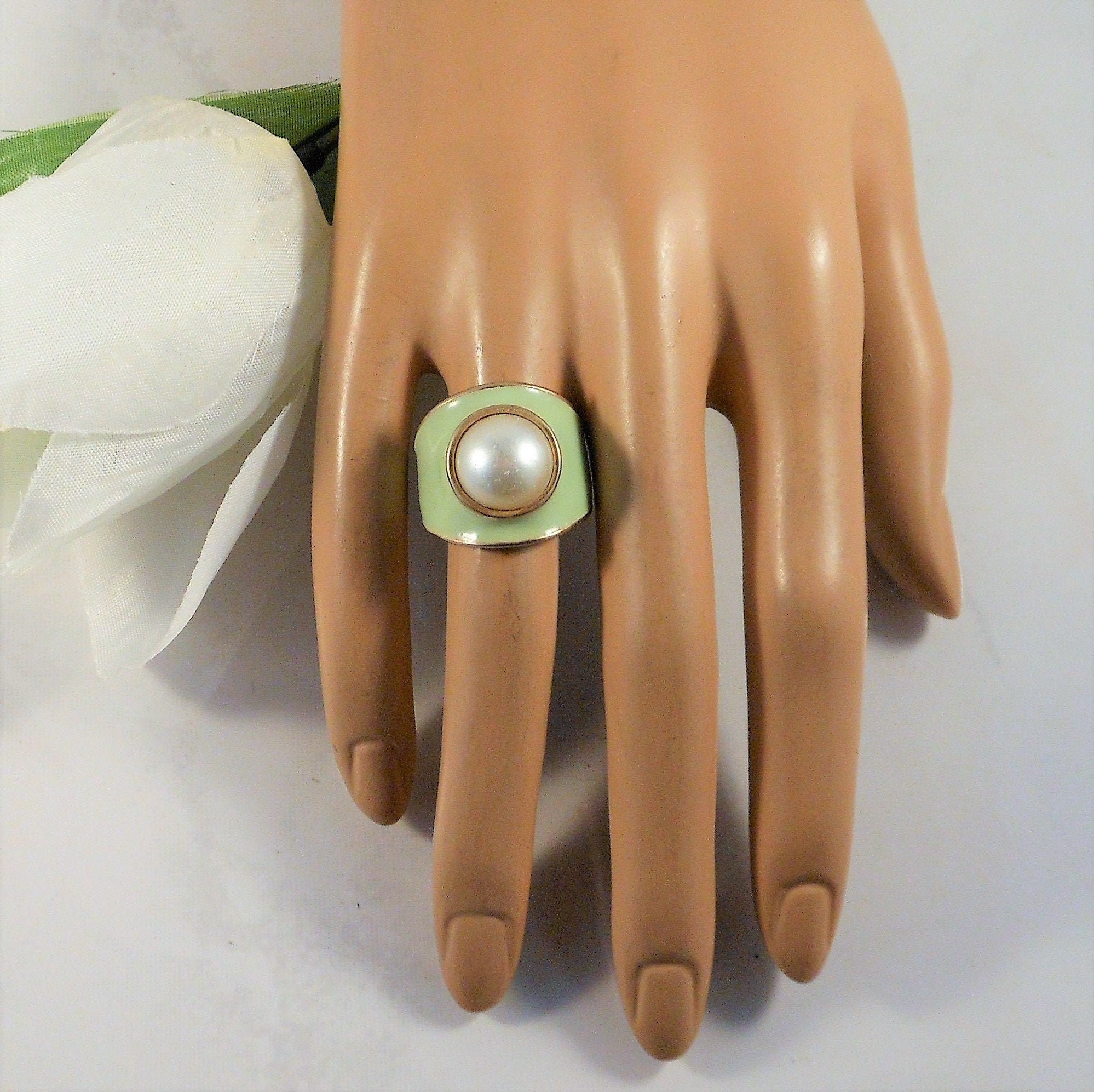 Lia Sophia jewelry Crystal Ring Size 8