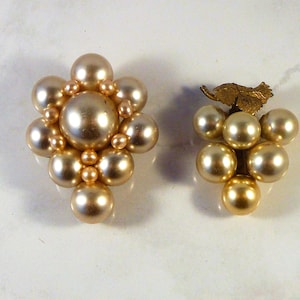 Lot of 2 1930&#39;s Art Deco Era Dress Clips With Faux Pearls - Dress Clip, Fur Clip, Scarf Clip, Brooch