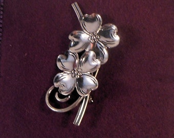 Beau Sterling Dogwood Brosche oder Pin - Zustandblume für North Carolina & Zustandbaum für Virginia - Sehr detailliert