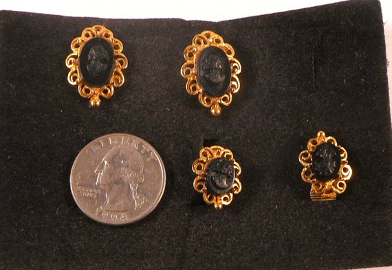 Lot of 2 Sets of Cameo Clip On Earrings - Cameos … - image 6