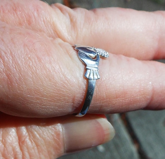 Sterling Silver Claddagh Ring Made in Ireland Siz… - image 6