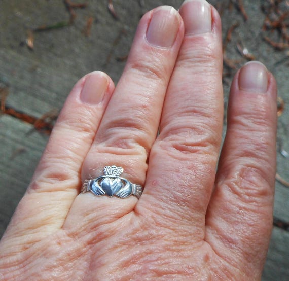 Sterling Silver Claddagh Ring Made in Ireland Siz… - image 5