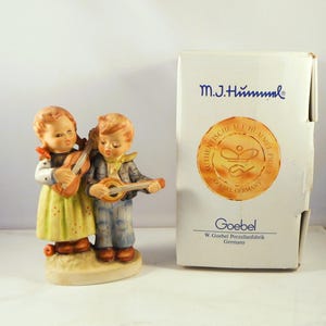 Goebel Hummel "Happy Days" Figurine 150 2/0 TMK-6 With Box - 4 1/2" Tall - Great Collectible