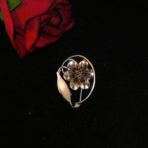 Coro Pegasus Vintage Sterling Silber Brosche oder Anstecknadel - Sehr interessantes Blumendesign - Anstecknadel für Schal, Mantel, Hut, Jacke