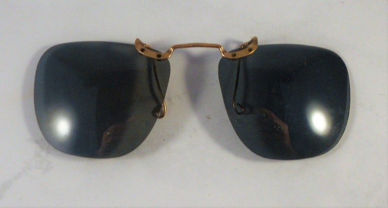 Your Choice of SizeStyle Free Shipping Within the USA Vintage Polaroid Clip On Sunglasses