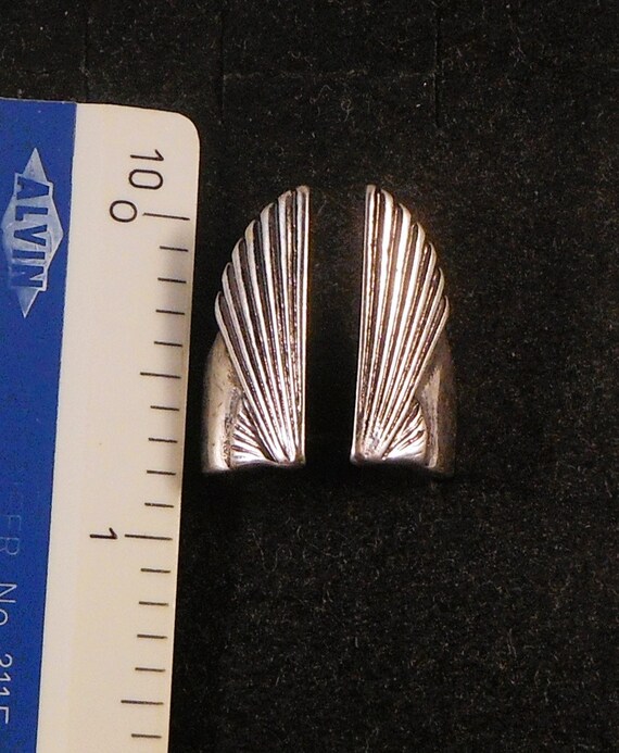 Unique Silver Tone Ring With Wings - Ring Size 6 … - image 8
