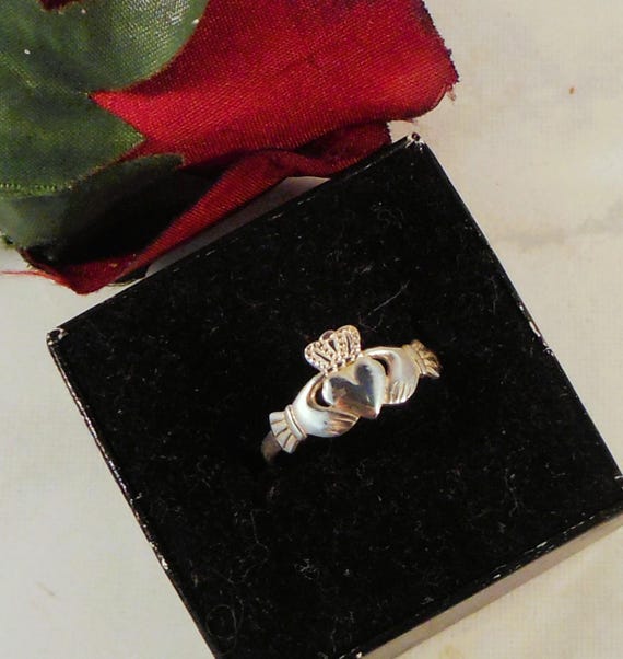Sterling Silver Claddagh Ring Made in Ireland Siz… - image 1