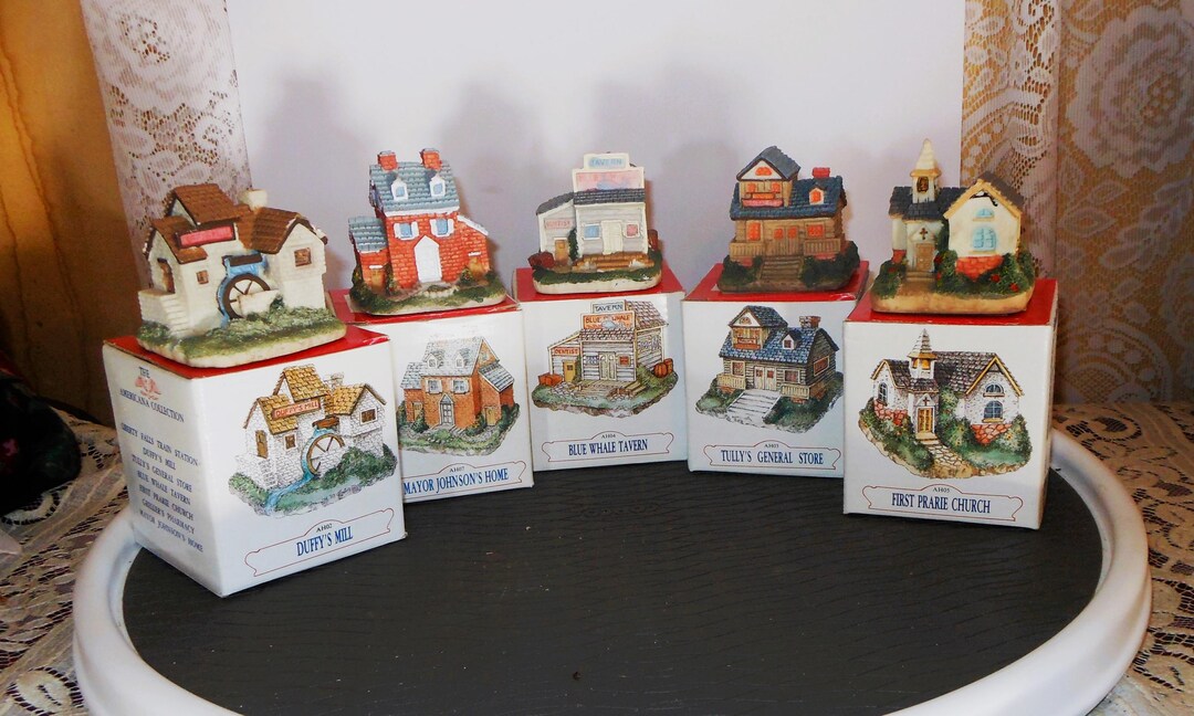 【極美品】LIBERTY FALLS COLLECTION　ミニチュア建物セット Liberty Falls Miniature Village – Choose Your House – Americana
