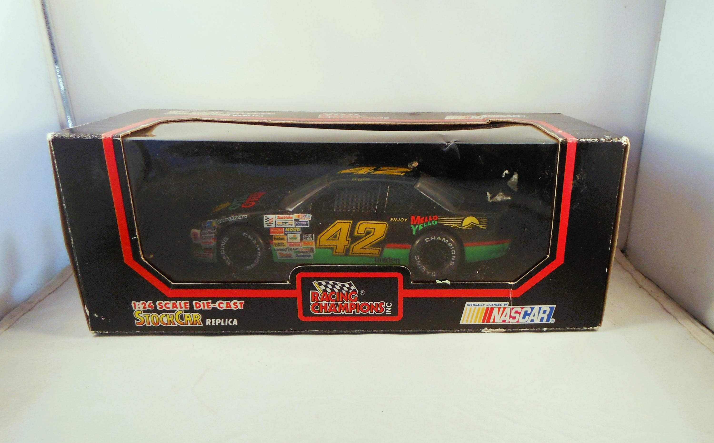43] 1/24 NASCARコレクタブルミニカー [#15 Wrangler 1995 T-BIRD