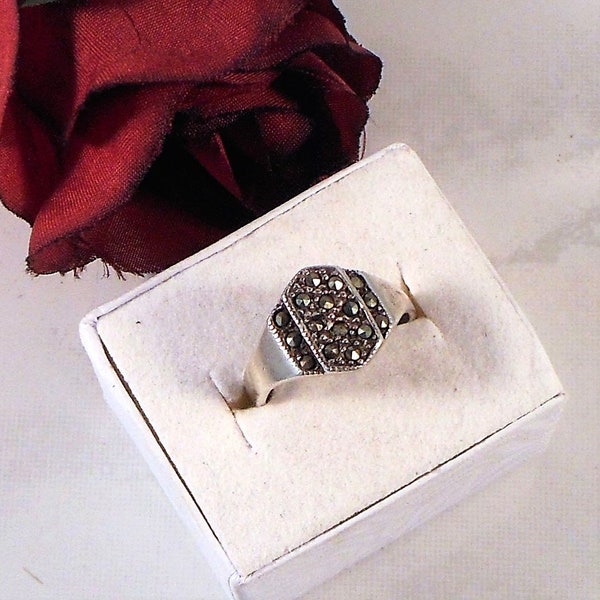 Sterling Silver Ring With Marcasite Stones Ring Size 7 3/4 - Free Shipping Within the USA