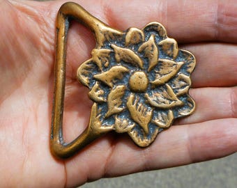 Hebilla de cinturón de cobre con diseño floral para ella o para él.
