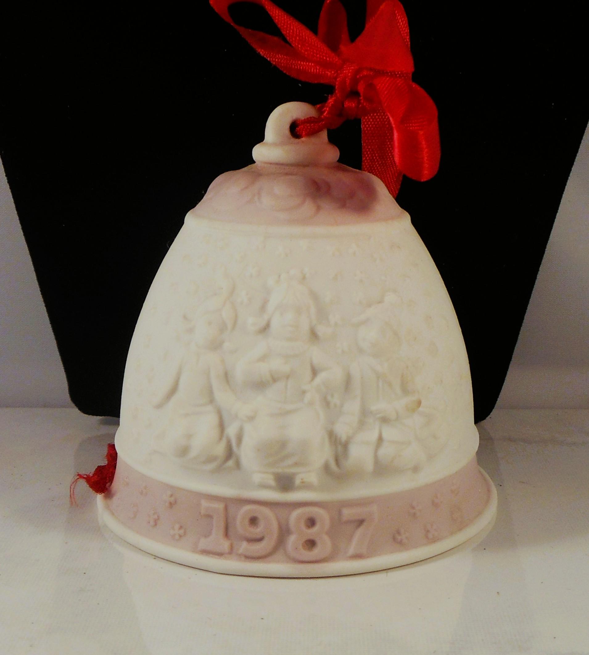 Lladro Porcelain Christmas Bell for 1987 in Original Box With