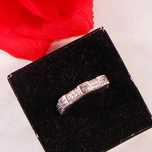 Judith Ripka Sterling Silver Ring With Clear Cubic Zirconia Stones -  Ring Size 7 - Band Ring - Designer Ring