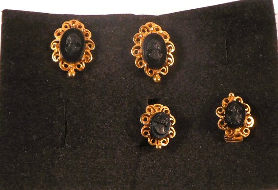 Lot of 2 Sets of Cameo Clip On Earrings - Cameos … - image 2