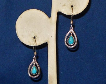 Pendientes colgantes de plata de ley con turquesa simulada - Forma de lágrima - Regalo para ella