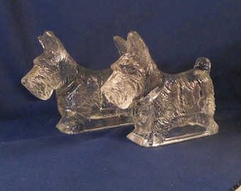 Figurine vintage de chien scottie fédéral en verre Figurine scottie vintage en verre Figurine vintage de terrier écossais en verre Figurine de chien en verre vintage