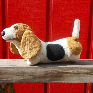 Yomiko Russ Berrie Basset Hound Plush Toy - Collectible Plush - Cute Gift Huggable