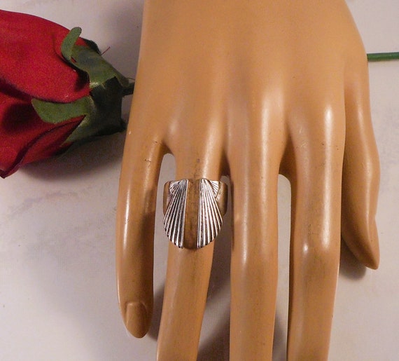 Unique Silver Tone Ring With Wings - Ring Size 6 … - image 4