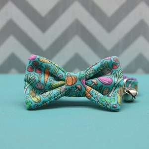 Cat Bow Tie Collar - Eat Your Veggies - Breakaway w/ Bell