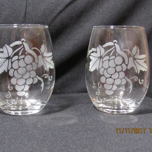 Etched Grape Stemless Wine Glasses, Set of 2