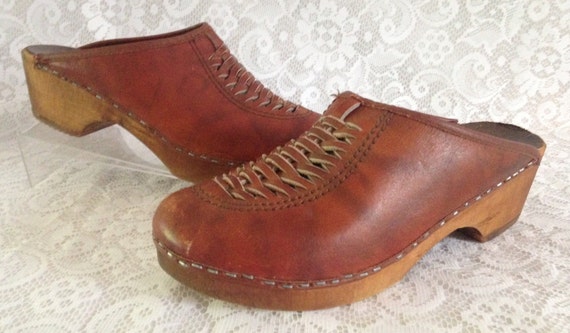 mia woven mules
