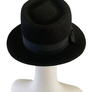 Classic 100% Wool Felt Fedora With Feather – Black – Sizes Up To 2XL (64cm) – Armycrew