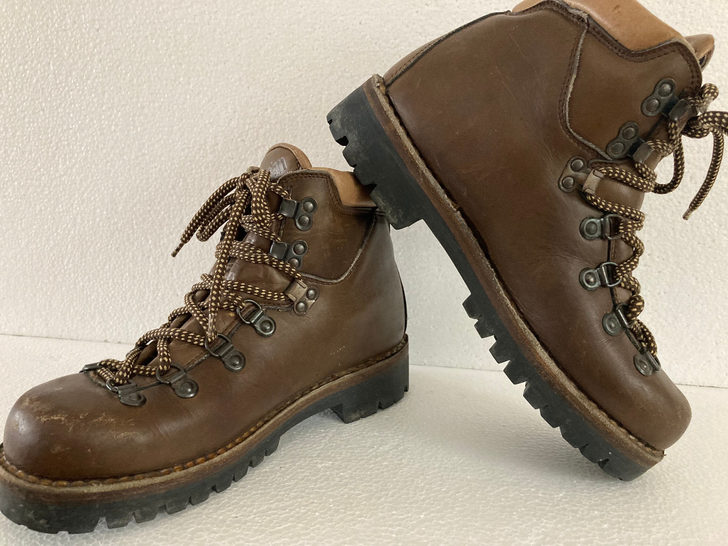Zamberlan Vintage Hiking Trail Boots Size EUR 41 Women's US 9.5-10 // Made in Italy // Brown Leather // Vibram Soles