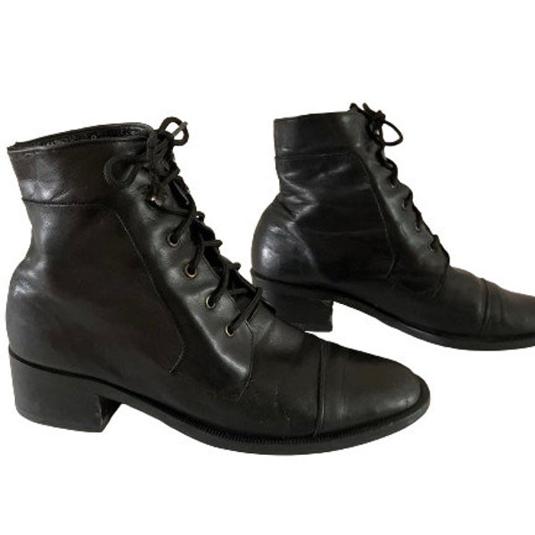 Vintage Ankle Boots Black All Leather • Lace Up • Low Block Heel • Almond Toe • Cap Toe • Women's Size 6.5 • Granny Boots • Made in Brazil