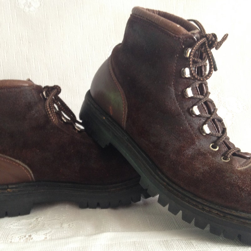 classic hiking boots women's