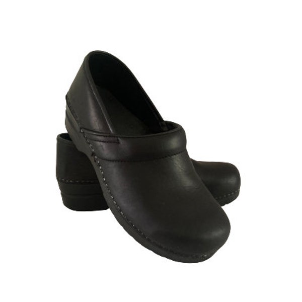 SANITA Danish Closed Back Stapled Clogs Vintage • Black Leather • Women's Size EU 41 / US 9.5-10