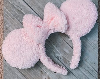 Orelhas de Rato em Sherpa Rosa Bebê Blush e Malva, Orelhas de Rato para o Dia dos Namorados, Suéter Confortável com Orelhas de Rato, Tiara com Orelhas de Rato Felpudas, Acessórios para Parques Temáticos