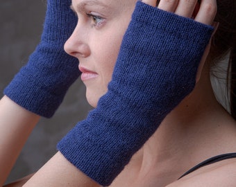 Blaue gestrickte Alpaka-Handschuhe, fingerlose Wollhandschuhe, Armstulpen aus blauem Alpaka, blaue fingerlose Handschuhe, Alpaka-Armstulpen, blaue Fäustlinge