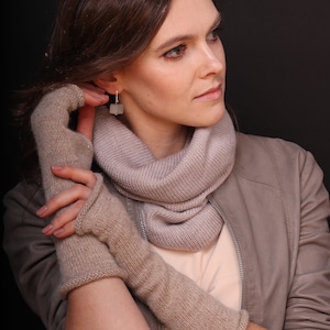 Knit beige tube scarf, knit unisex merino wool neck warmer, knit neck cowl, merino wool scarf, merino scarves for women, snood scarf women