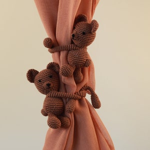 Crochet bear curtain tie backs image 4