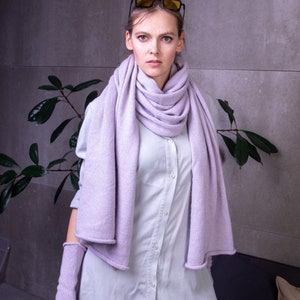 Knitted light lavender alpaca scarf, Oversized wool scarf, minimalist scarf, knit shawl, alpaca plaid scarf, knit scarf women image 3