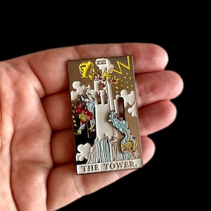 Der Turm Pin