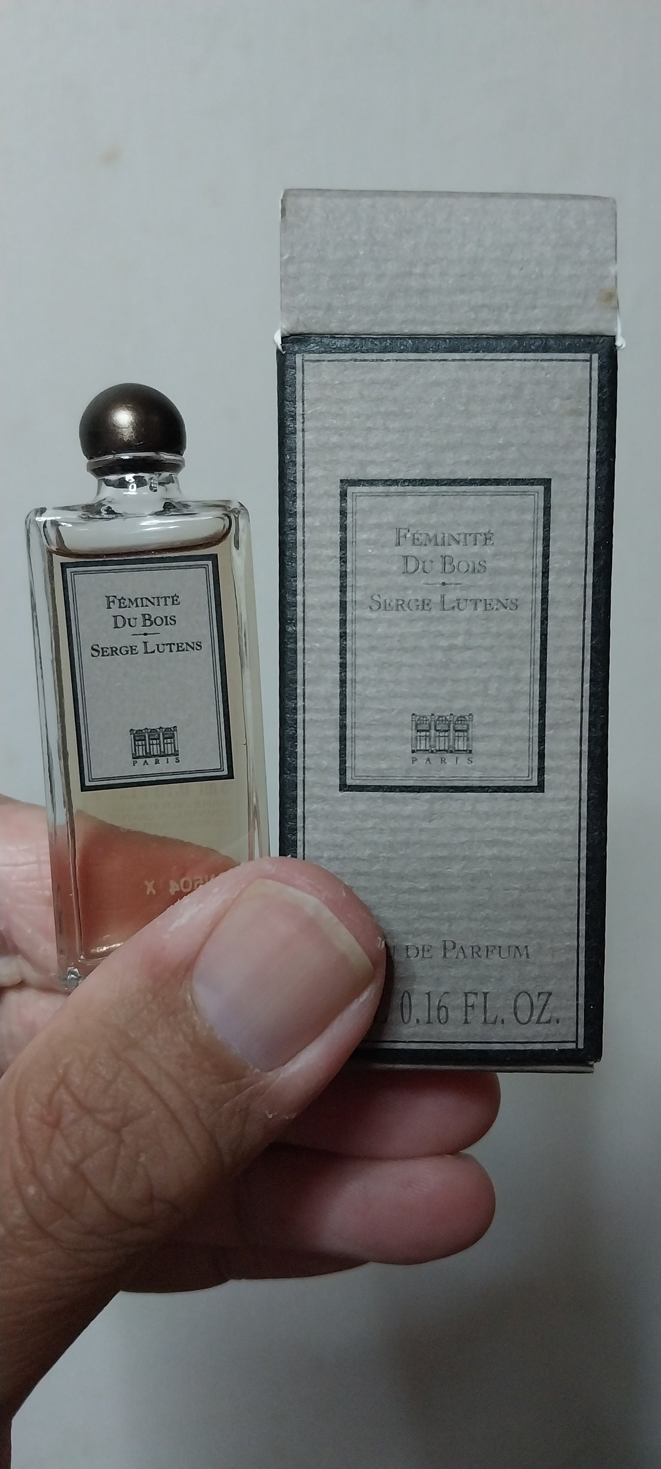 Serge Lutens feminite du bois. Lutens feminite du bois