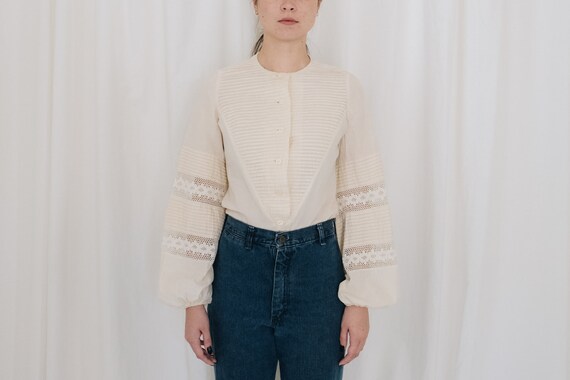 Cotton Cream Blouse w/ Floral Embroidered Puff Sle
