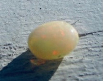 small oval Ethiopian opal 1.78 ct