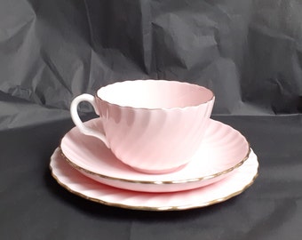 Antique Minton 'Fife' Shell Pink Fluted Swirled Tea Trio With White Handle & Gilt Trims - 16cm Plate