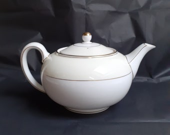 Wedgwood Antique Bone China Teapot - White With Pale Yellow & Gilded Detailing