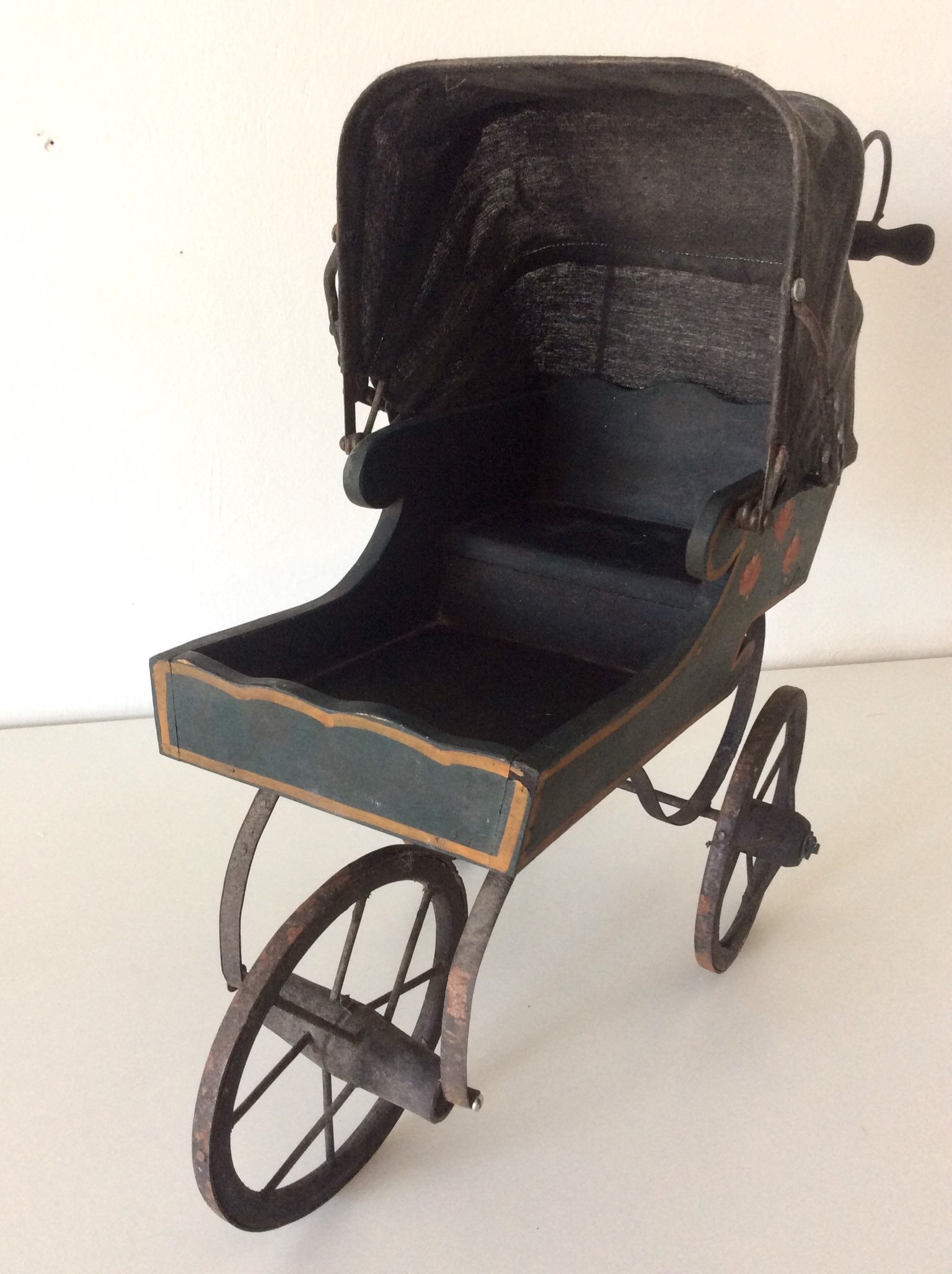 1950年代のアンティーク手作り人形用ベビーカー：ヴィンテージ