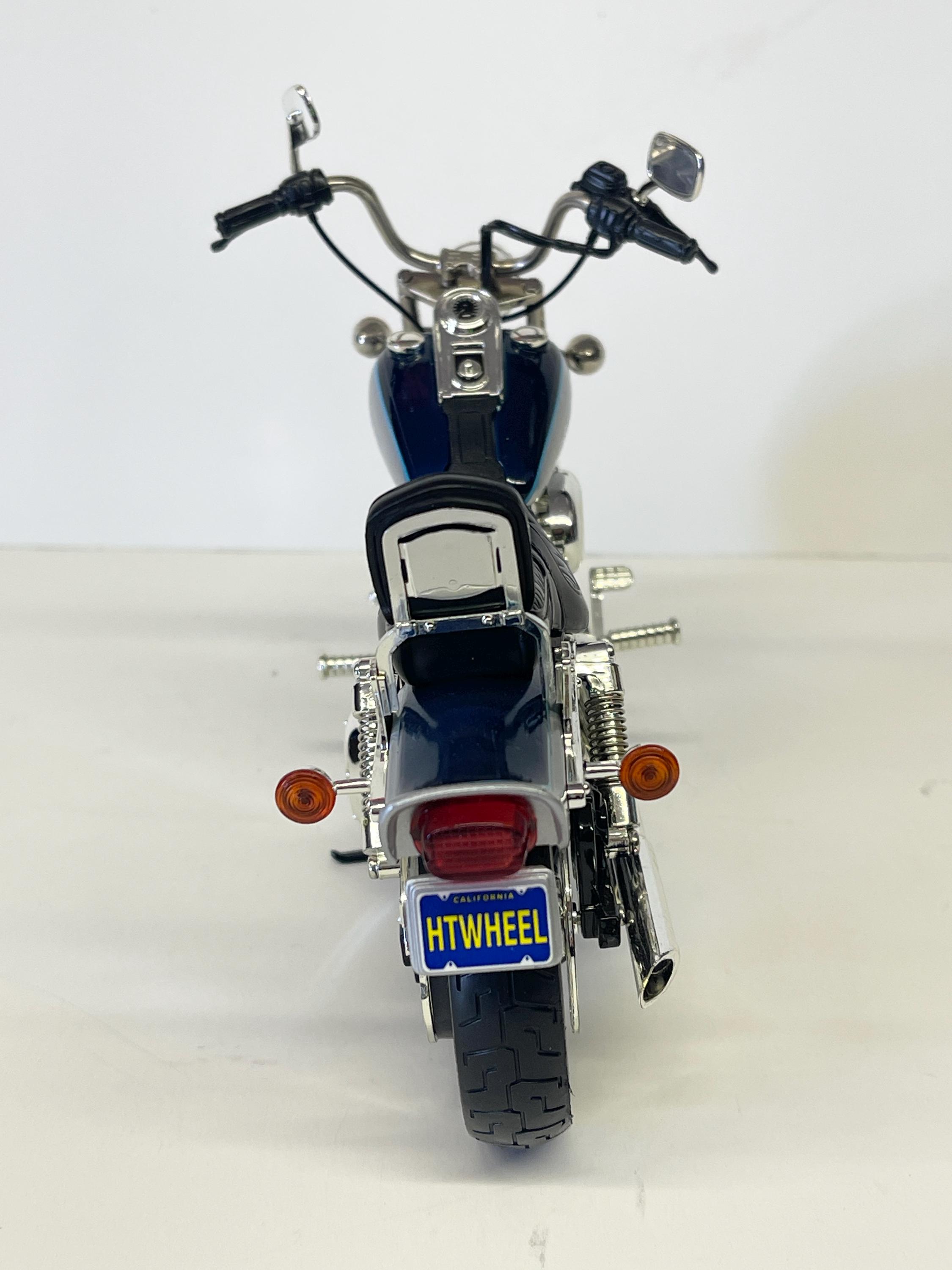Harley-Davidson 模型　1:10 Hot Wheels Collectibles Harley-davidson Motorcycle Model 1:10