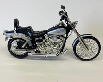 Hot Wheels Collectibles Harley-davidson Motorcycle Model 1:10