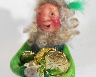 Hand made Irish Leprechaun, St Patrick's Day decoration, Magic Pot of Gold, Shelf Sitter Elf, Connor O'Blarney