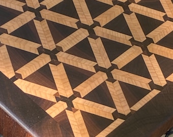 Scaffold pattern end grain cutting board