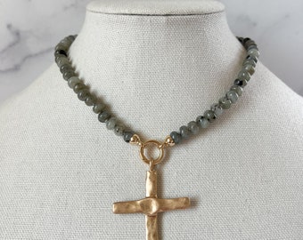 Collier croix en or Collier croix en pierres précieuses Bijoux croix en perles Collier religieux Grand pendentif croix Pendentif croix en or