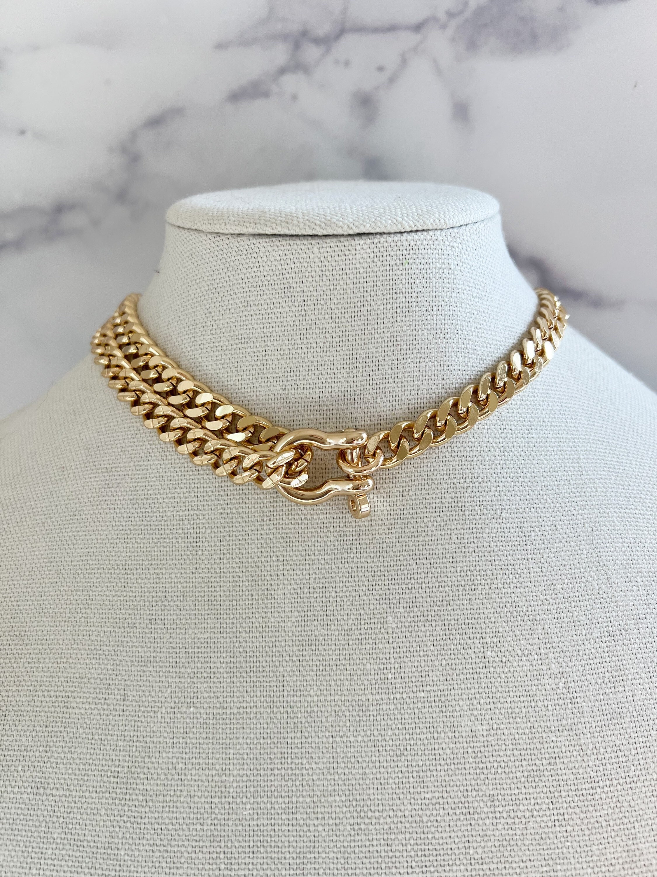 Best Gold Choker Chain Necklace for Women | Bold Vintage Gold Dainty Cuban Choker Necklace | Best Gold Jewelry Gift | Best Aesthetic Yellow Gold Chain