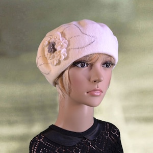 Felted Wool Beret: Women&#39;s White Winter Hat