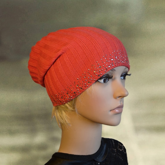 Coral Woman’s Slouch Beenie hat *NWT* Hand-knitted Slouchy Beanie: Peach Coral Hat With Applique  main image 3